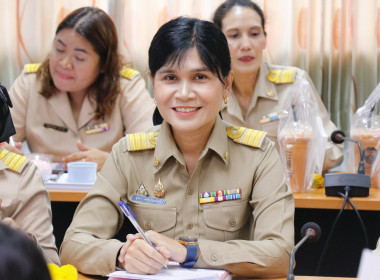 การประชุมขับเคลื่อนการปฏิบัติงานตามระบบการส่งเสริมสหกรณ์และกลุ่มเกษตรกร ประจำเดือนตุลาคม 2568 ของสำนักงานสหกรณ์จังหวัดนครศรีธรรมราช ประจำปีงบประมาณ พ.ศ.2569 วาระก่อนการประชุม ได้มีการมอบเกียรติคุณนักส่งเสริมสหกรณ์ดีเด่นและพนักงานราชการดีเด่น ประจำปี พ.ศ. ... พารามิเตอร์รูปภาพ 57